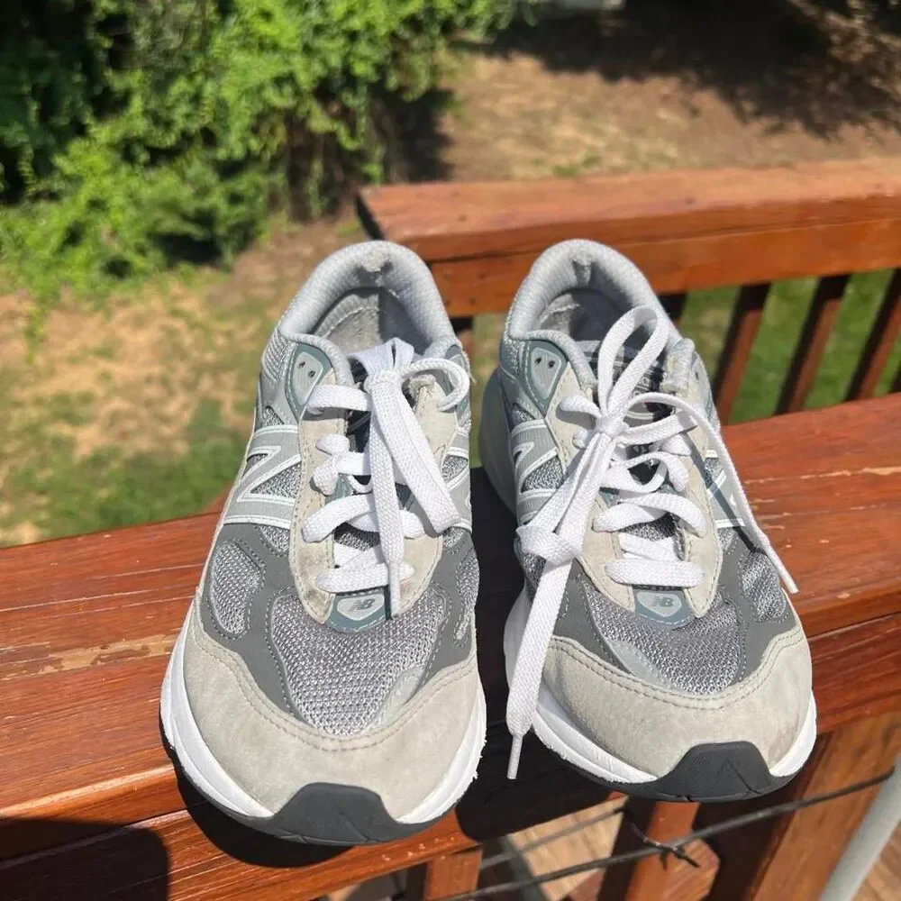 New Balance Men's 6 Womens 7.5 990v6 Running Jog Sneakers